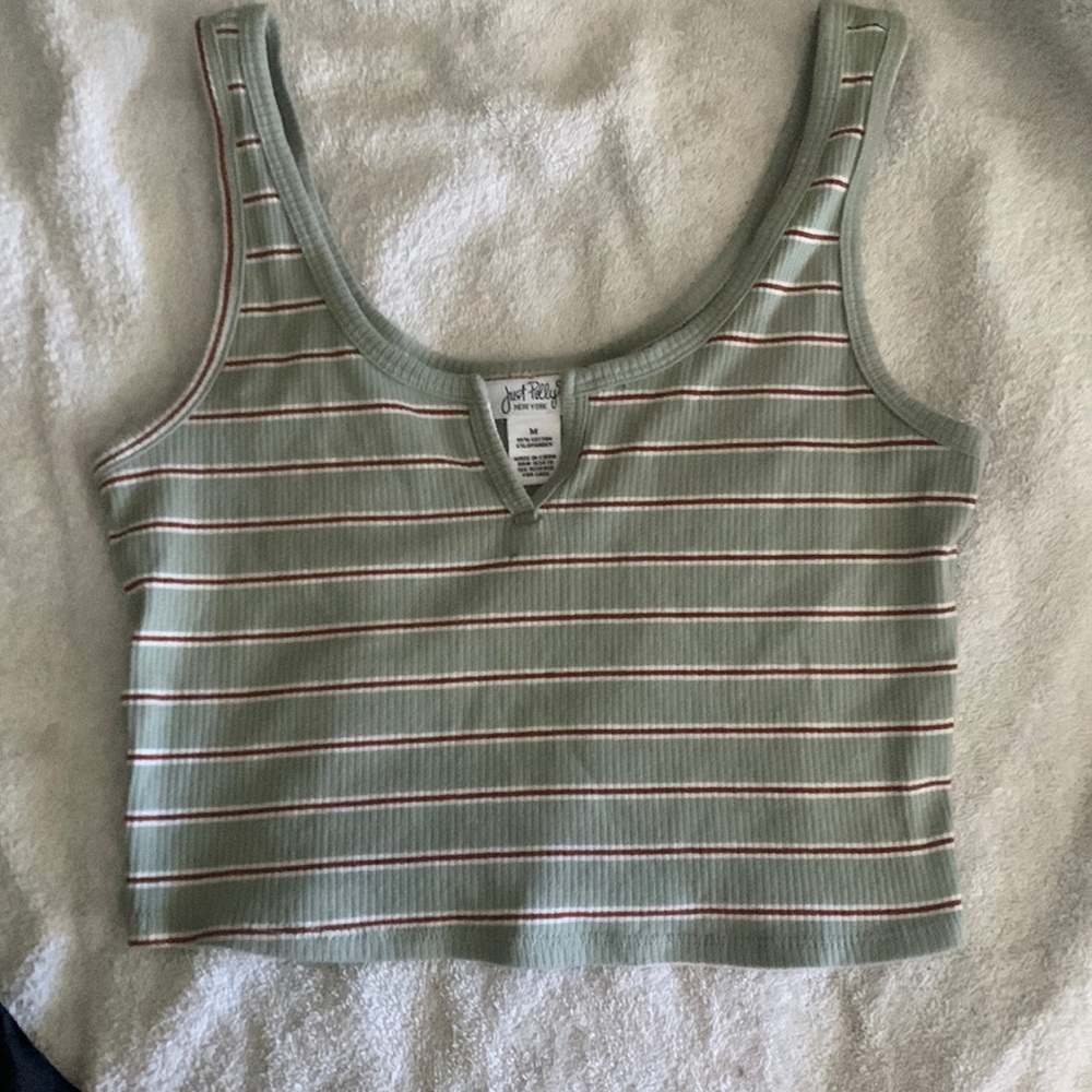 crop top